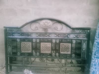 king size iron bed
