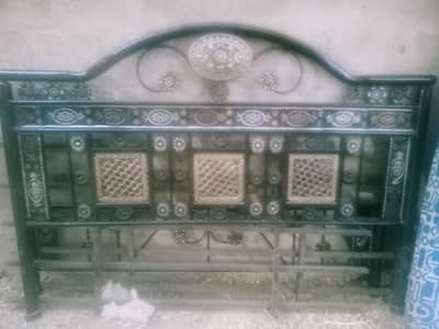 king size iron bed