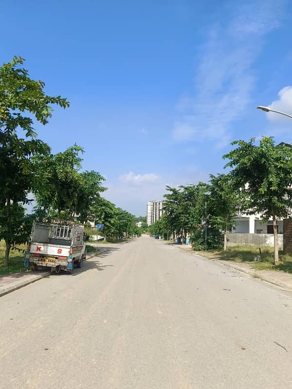 Plot for sale block D 1