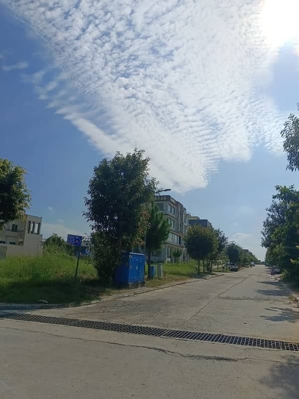 Plot for sale block D 3