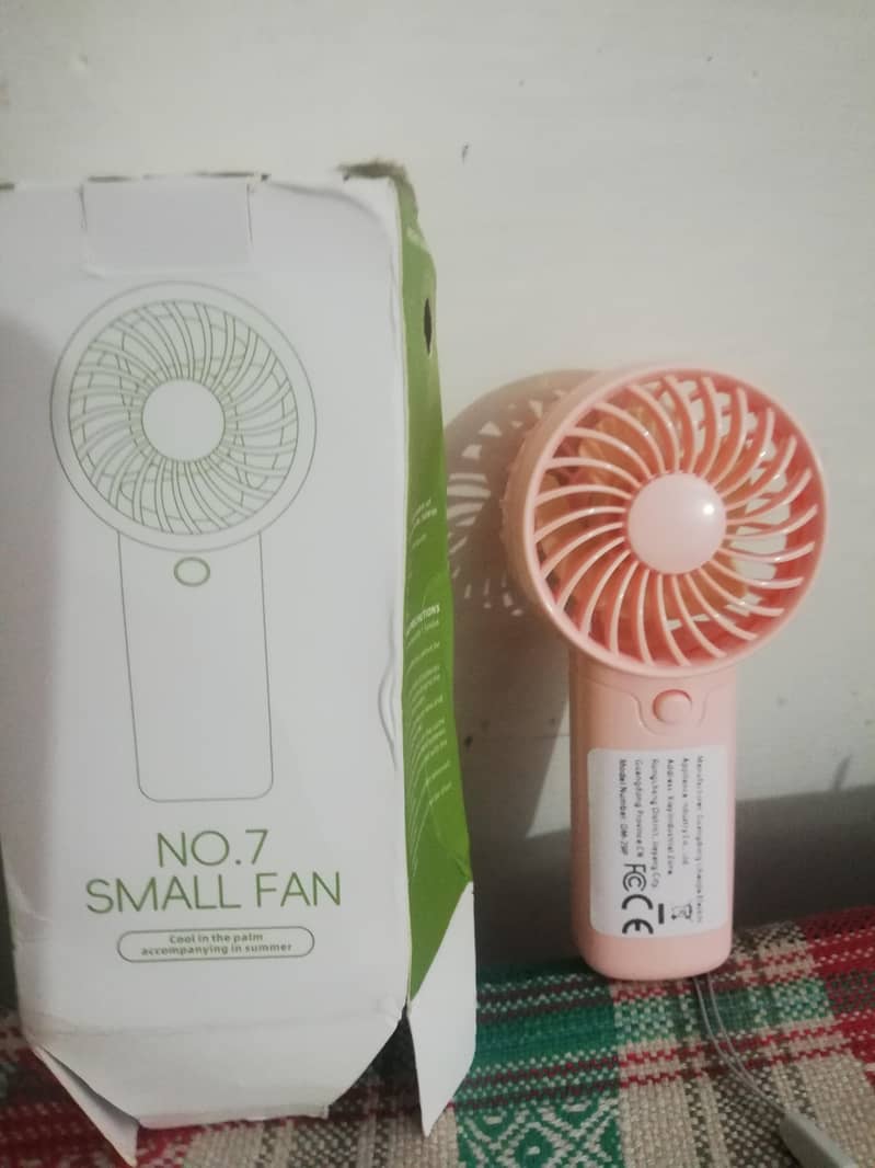 mini portable fan 3