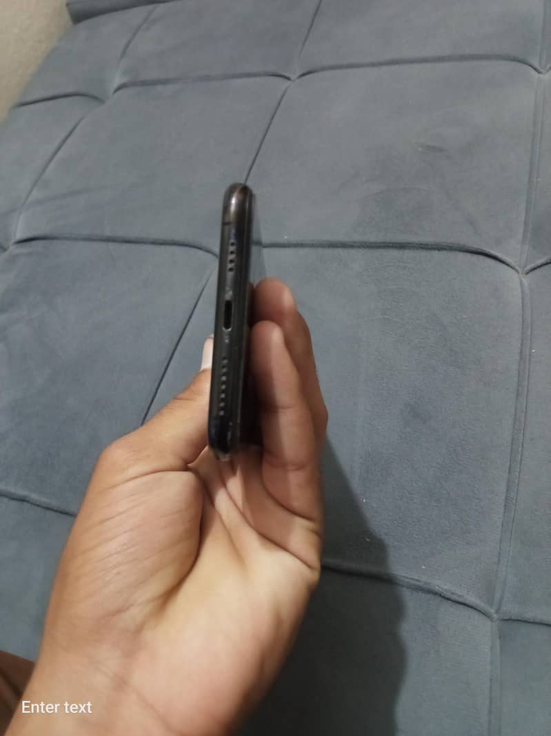 iphone xs max 4