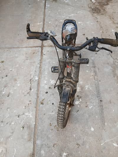cycle bahut achi hai our ap k samna hai