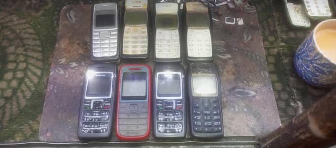 Nokia original phone pta ok ha par pic mil jy ga 1 pic 3500 ka mil jy
