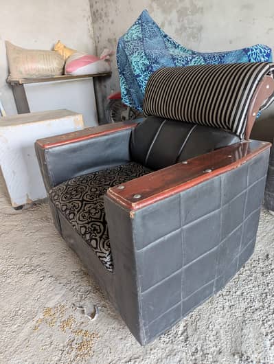Sofa leather 5 seater home used