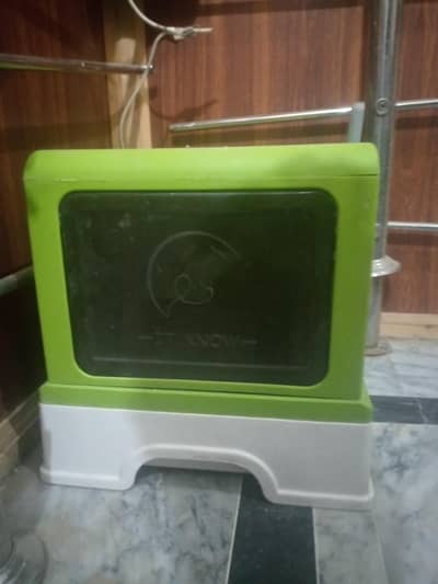 Fully covered litter box for cat, no smell guaranteed