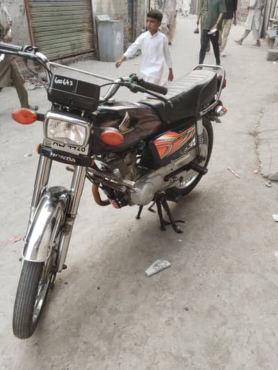 Honda 125 black colour