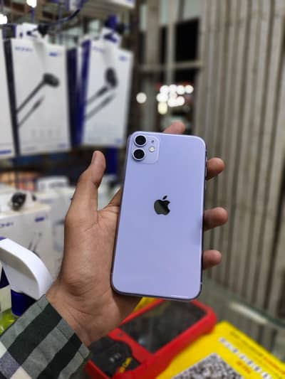 iPhone 11 factory/iphone 13 jv with box under warranty