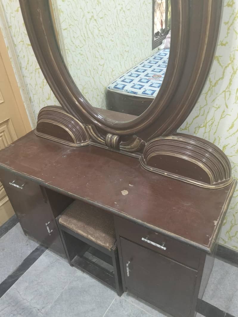 Dressing Table With Stool 1