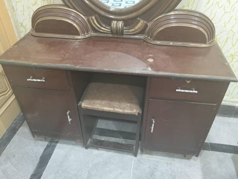 Dressing Table With Stool 3