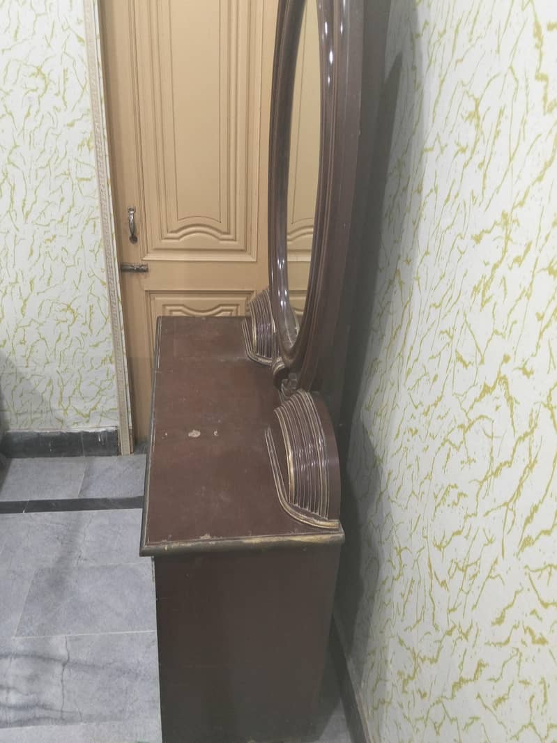 Dressing Table With Stool 4