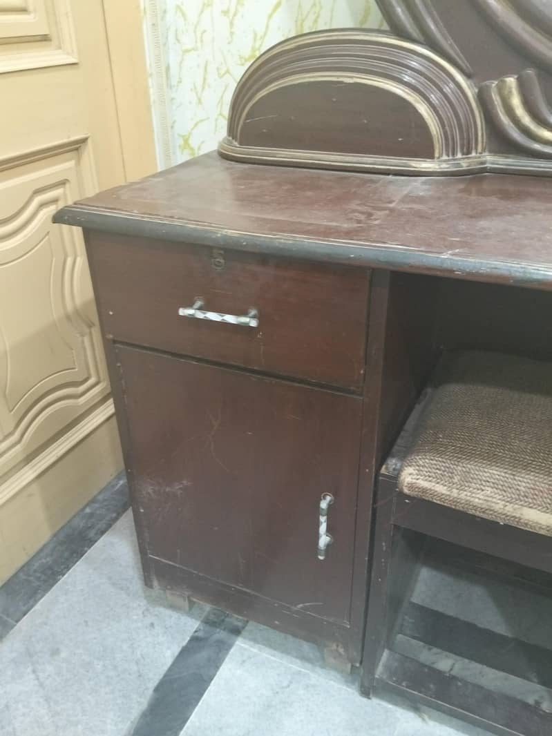 Dressing Table With Stool 11