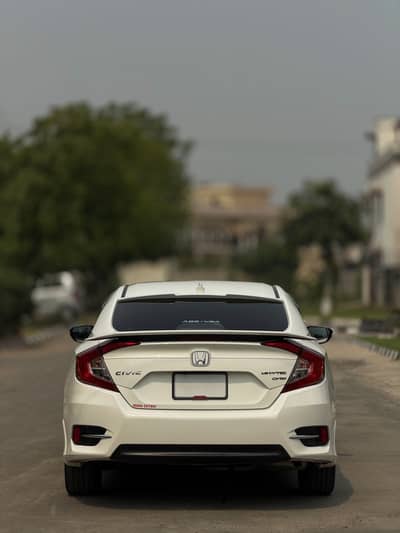 Honda Civic X 1.8 Oriel UG ( Cleanest In Town )