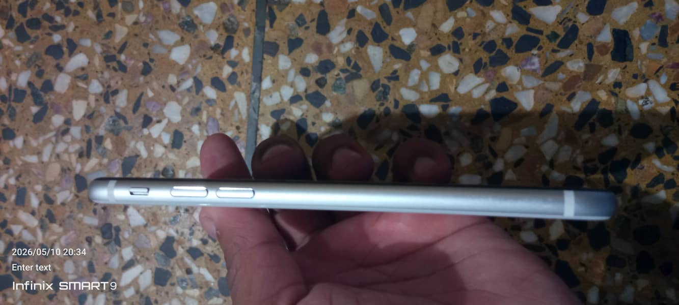 Apple iPhone SE 4