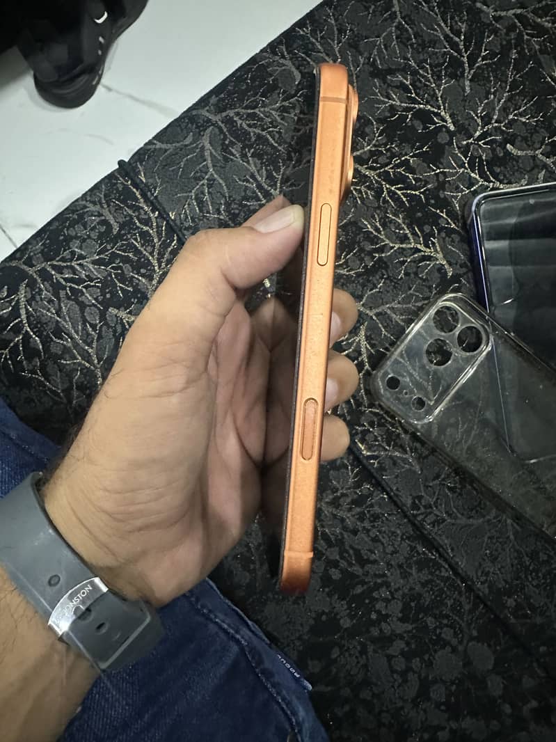 Iphone 17 pro max 4