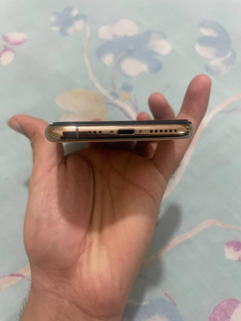 iphone 11 pro 4