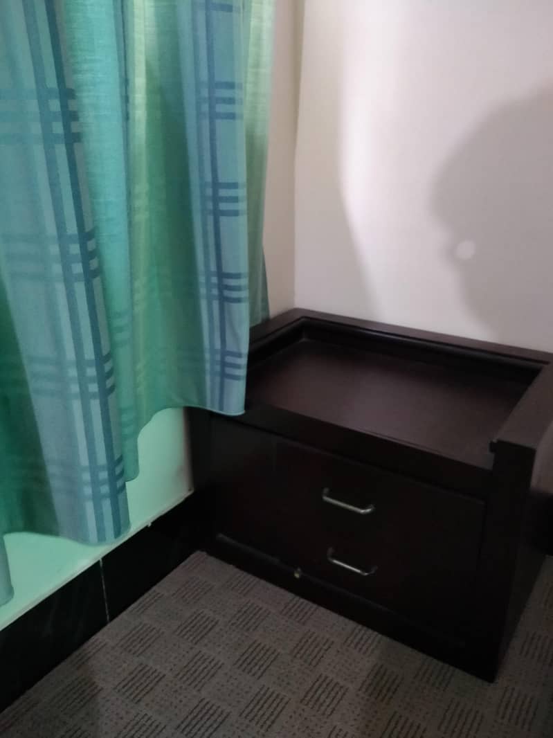 dressing table and side racks 0