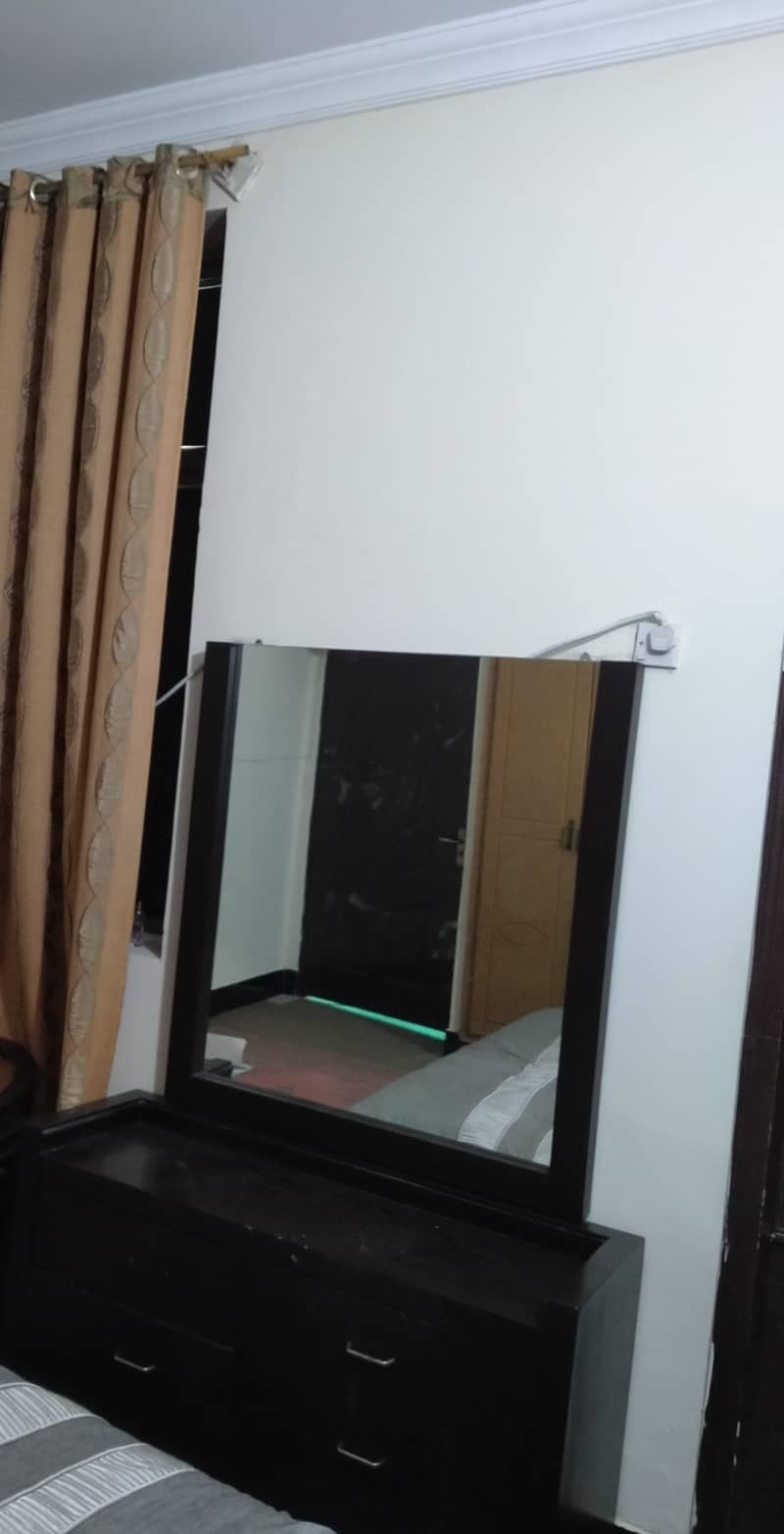 dressing table and side racks 2