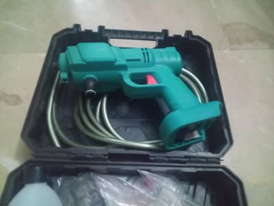 water pressure gun with two batteries