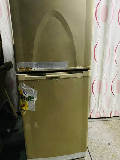 urgent sele Dawlance fridge