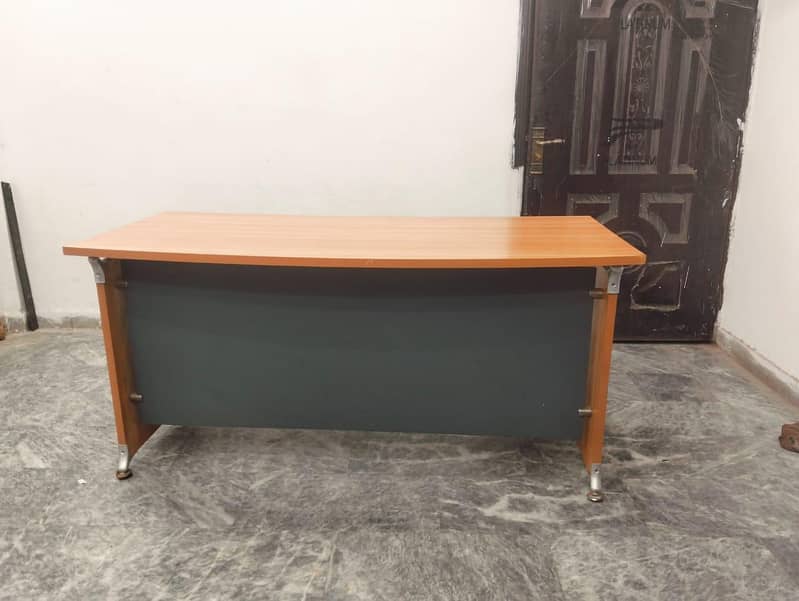 office manager table 4