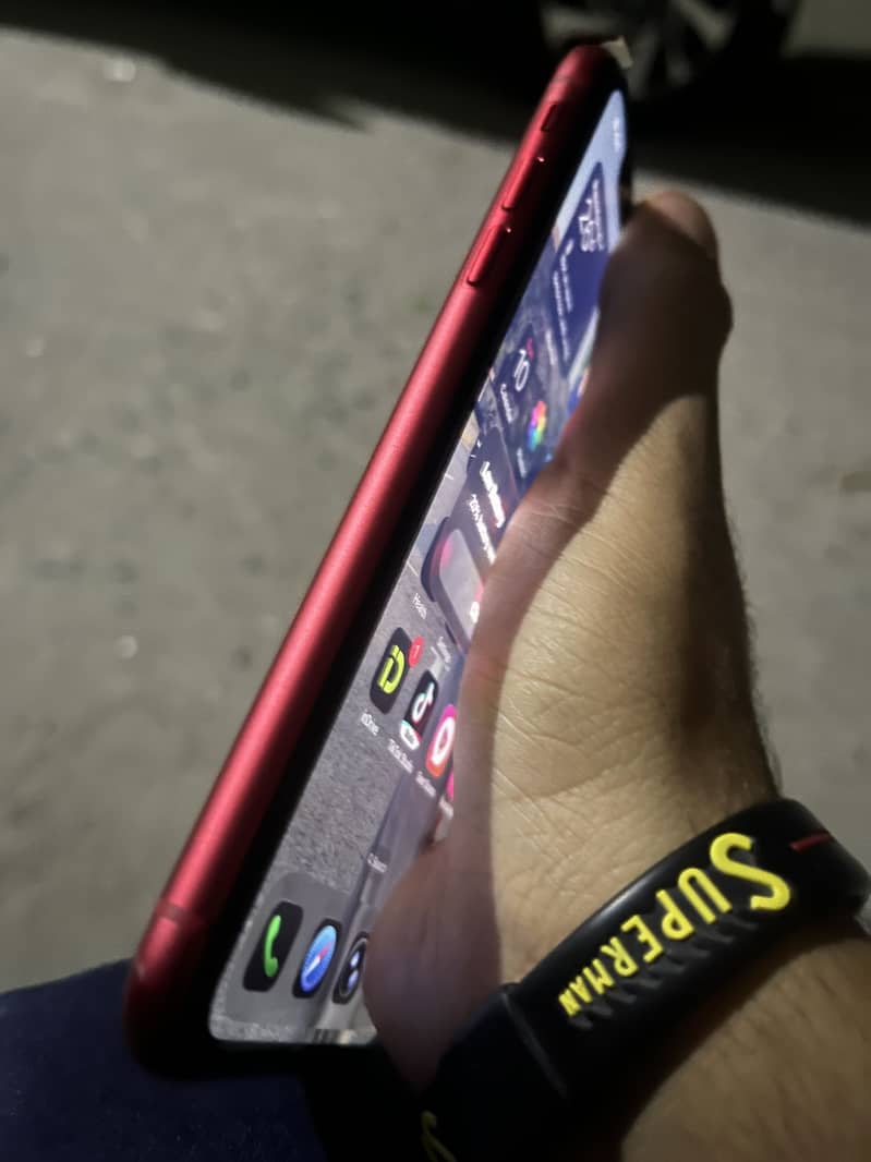 iPhone 11 3
