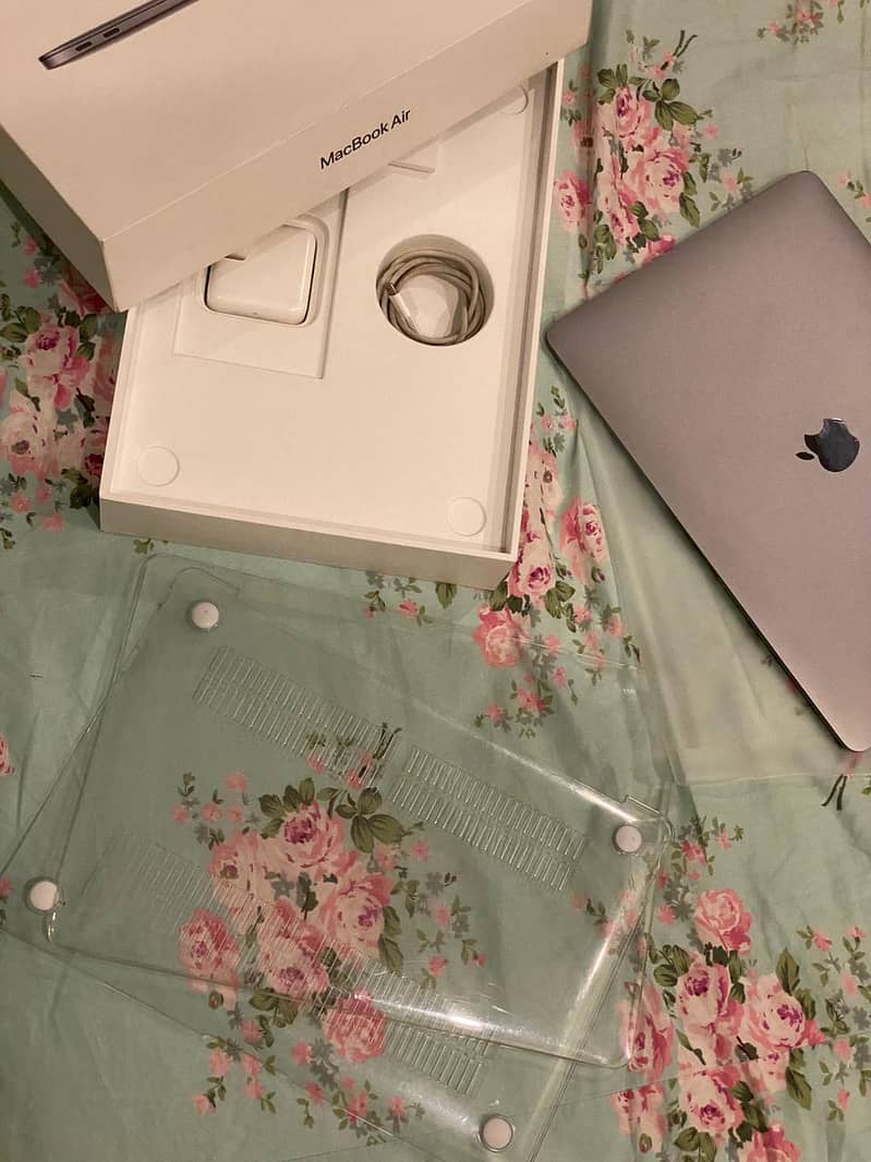 MacBook 0