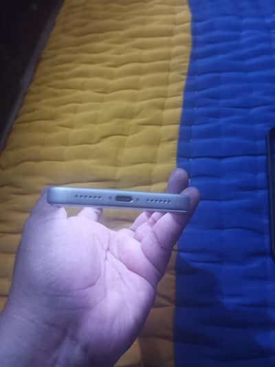 I phone 17 pro Max  256GB silver box + cable + physical Sim