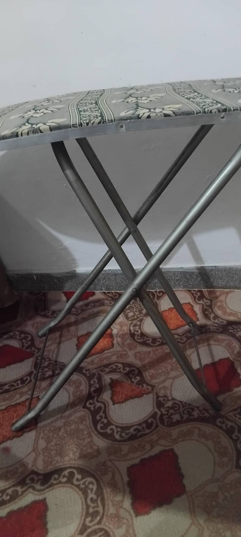 Foldable iron stand 1