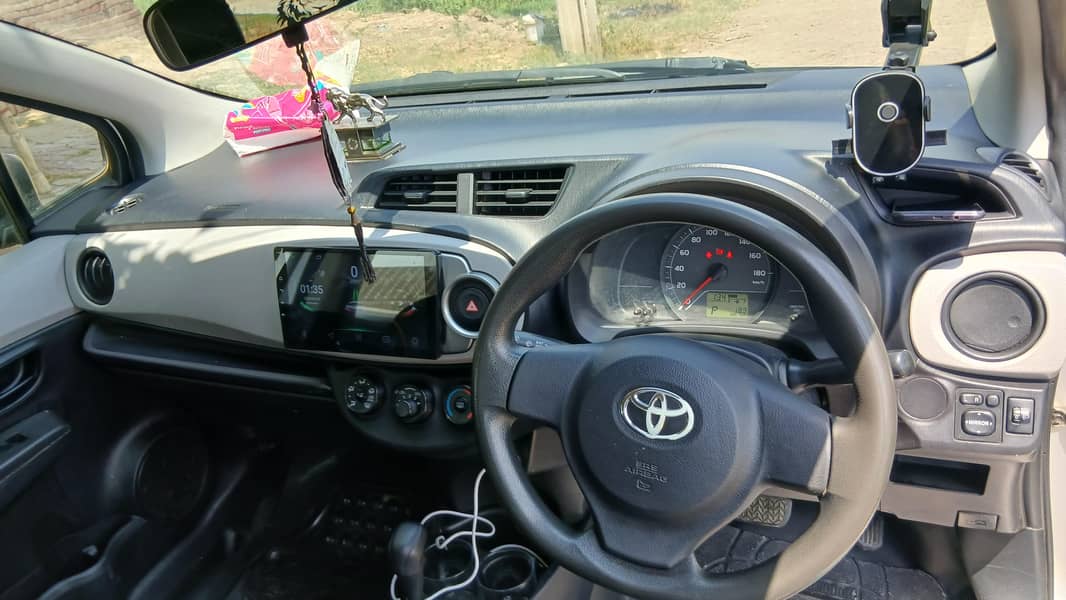 Toyota vitz 2012/2016 Automatic 5