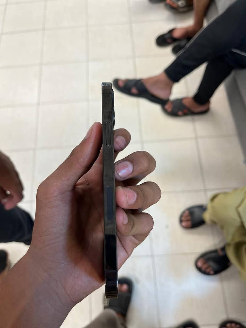 iphone 12 pro 0