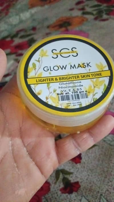 aglow maks . face surem. and face wash