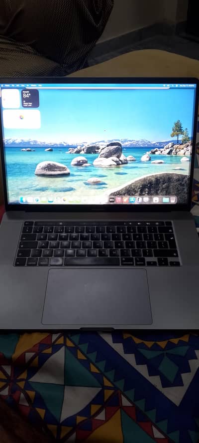 MacBook Pro 6-core Intel Core I7 32 512 GB