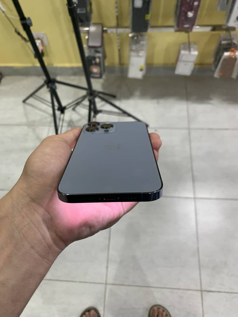 iPhone 13 Pro Max 3