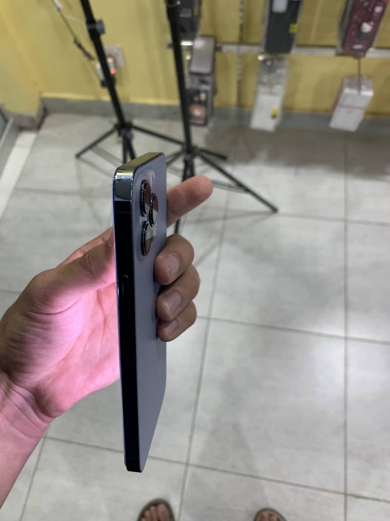 iPhone 13 Pro Max 6