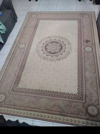 8/10 condition rug for sale