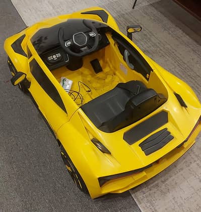 KIDS CAR IN GOOD CONDITION FOR SALE