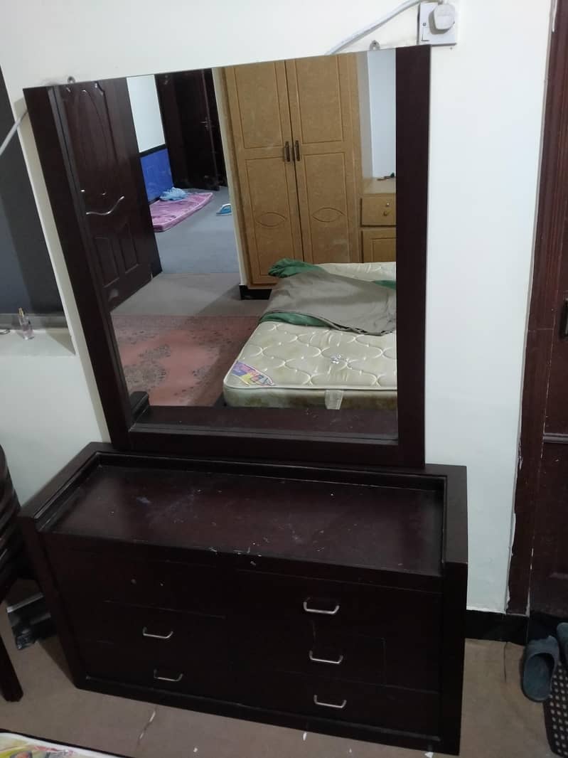 dressing table and side racks 3