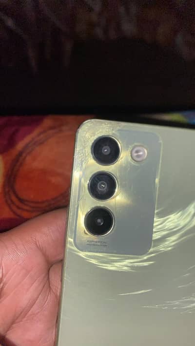Vivo y100