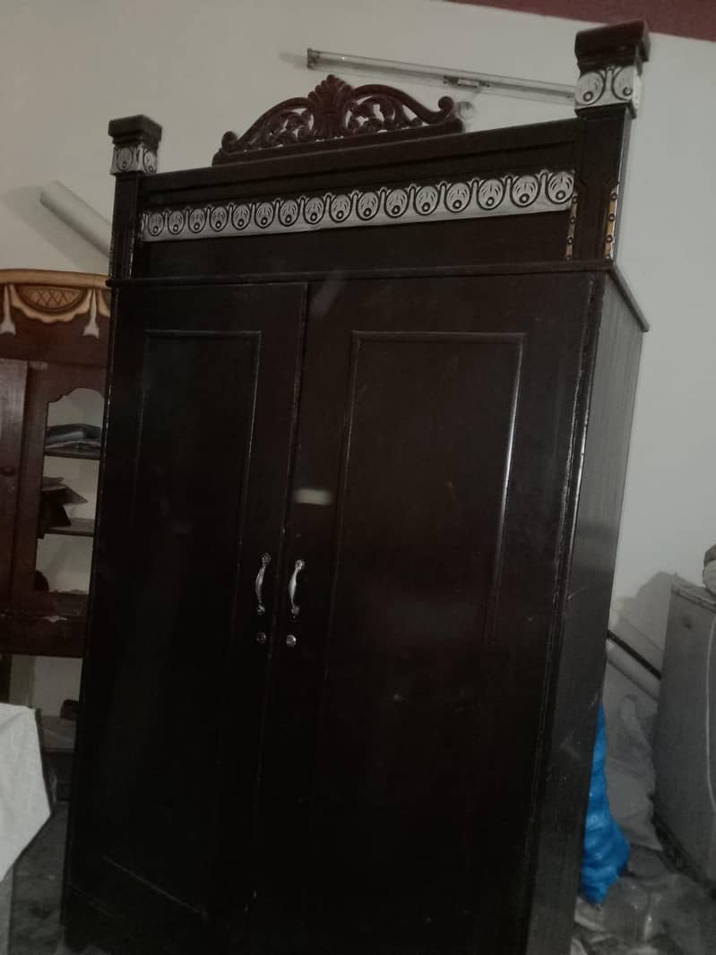 ڈریسنگ اینڈ الماری 1