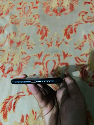 Iphone 7+(32gb) pta proved waterpack