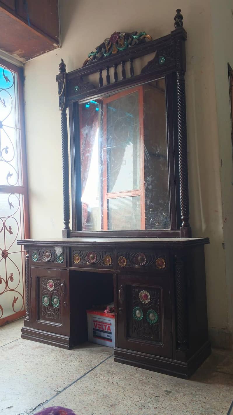 bed and dressing table 0