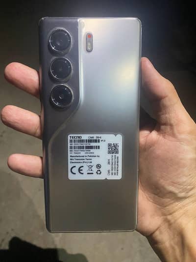 Tecno camon 40 pro