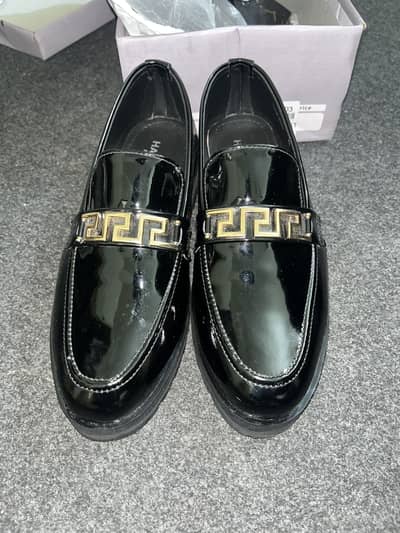 Plush formal loafers Patient leather