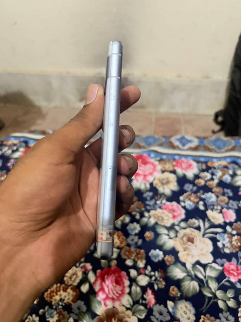 google Pixel 7a 3