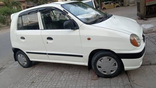 santro 2006 with original cylinders LPG