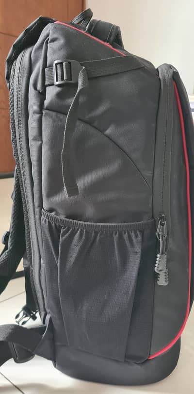 Nikon Redline Large DSLR Camera Backpack – Excellent Condition