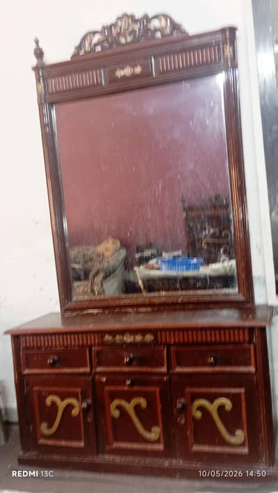 Dressing table with 2 side tables