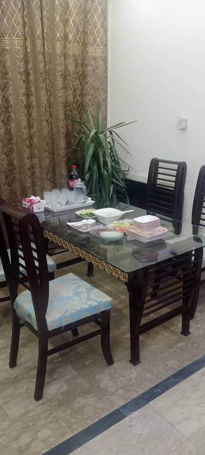 6 seet dining table