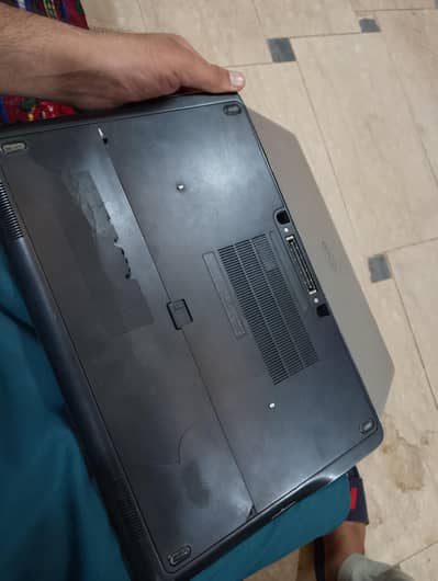 Dekl Laptop i5 4th generation